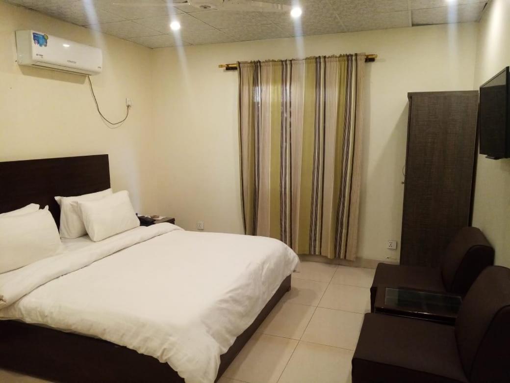 Elet Business Hotel Karachi Exterior foto